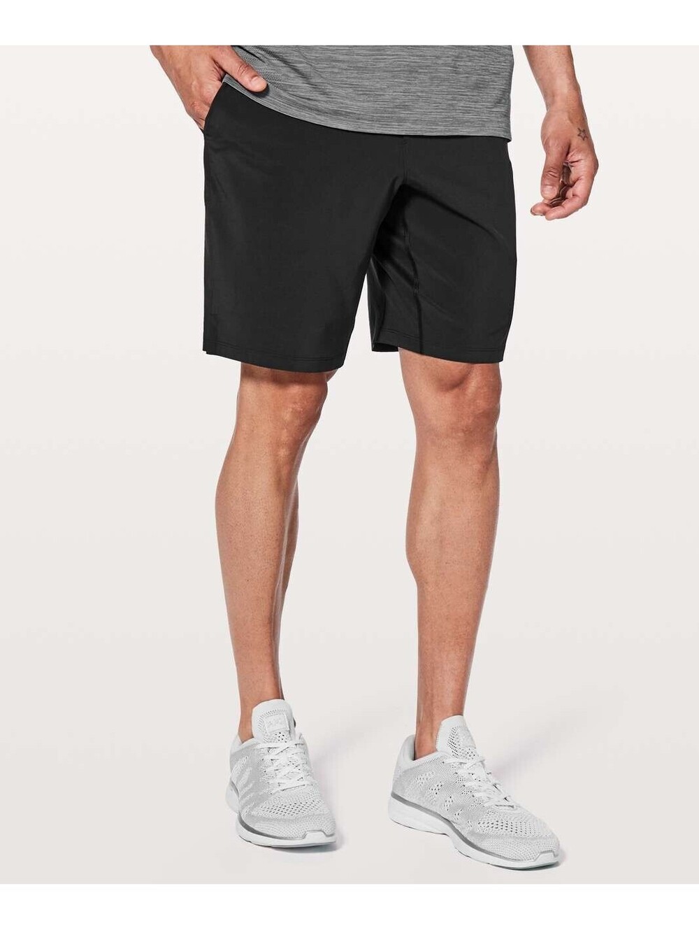 Lululemon T.H.E. Short Linerless 9" Updated Black Size S NWT
